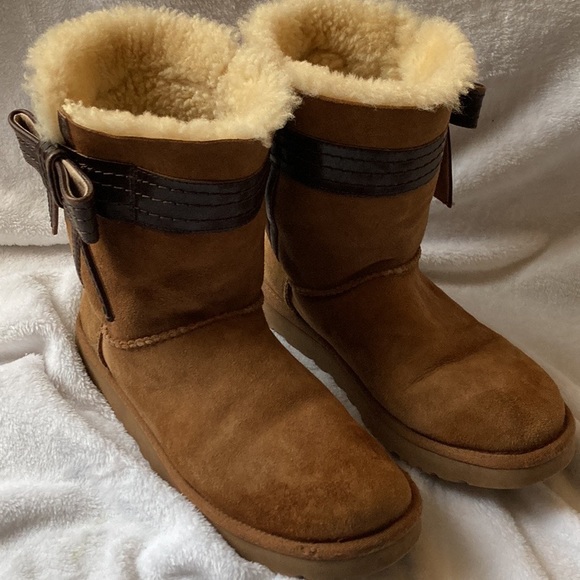 UGG Josette 1003174 Chestnut Boots. Size 10 - Picture 16 of 17